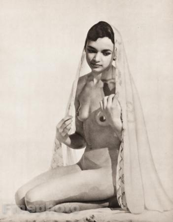 Woman Nude Iran 6