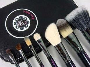 7pcs Hello Kitty Makeup Brush Set Kit and Black Faux Leather Case 