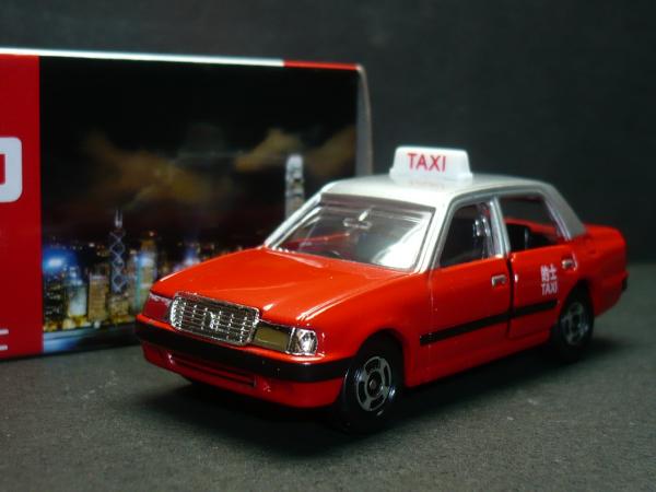 2012 new TOYOTA CROWN COMFORT Victoria Harbour HONG KONG TAXI TOMICA 