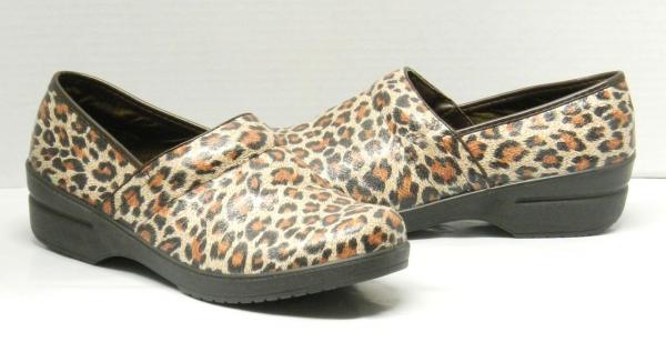 Nwot CUSHIONAIRE Slip-On LEOPARD Print 10M Clog Material SHOES Rubber ...