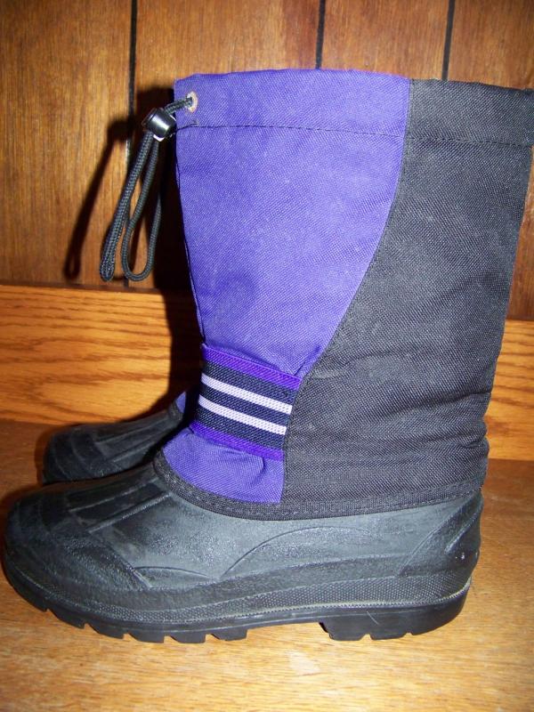 Women's Girls Size 4 Winter Snow Boots Snowmobile Felt Lining Purple Black Warm