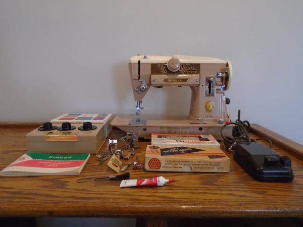 Vintage Singer Featherweight Folding Sewing Machine Table for 221 222 Card Table