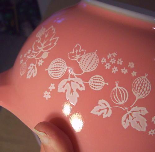 Vtg Set of 4 Pyrex Gooseberry Pink White Nesting Bowls Cinderella Nice