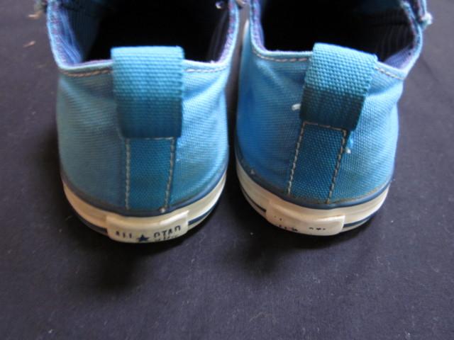 boy CONVERSE low medium blue sneakers no lace 10 11  