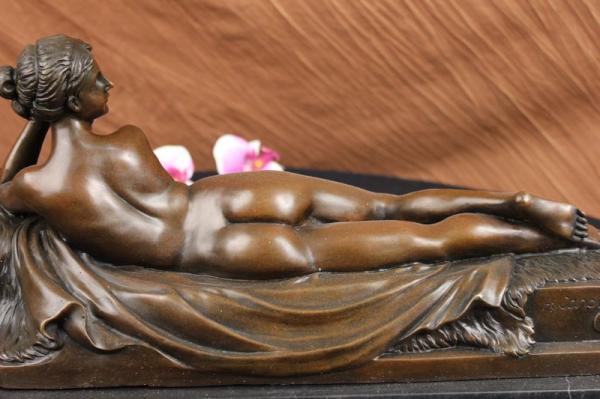 Sign Canova Nude Woman Laying on Lion Head Chair Bronze Sculpture Marble Statue